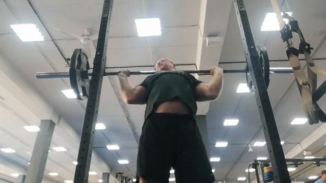 жим штанги со стоек стоя смотреть онлайн