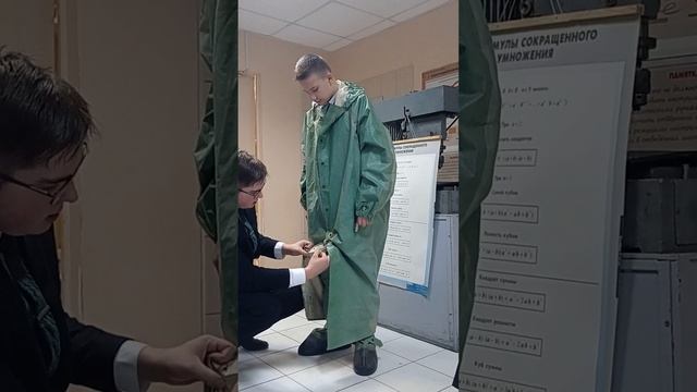 Женя смачно одевает костюм ведь у нас радиация смотреть онлайн