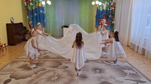 "Вальс со снежным покрывалом" муз. А.Чугайкиной Автор: ?