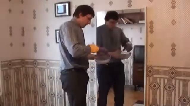 Как стать невидимым ? Трюк с зеркалом . смотреть онлайн