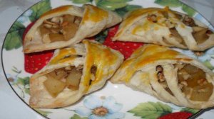 Слойки с яблоками