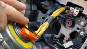 Как снять руль. Демонтаж руля.