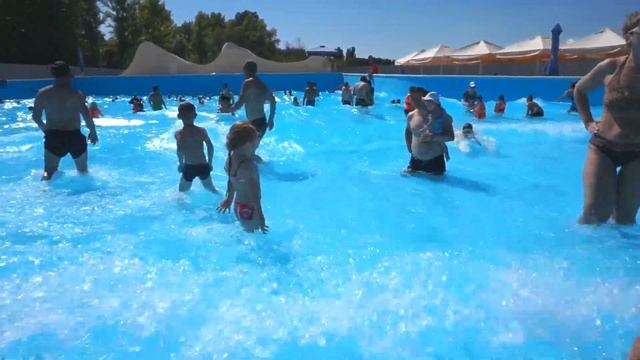 Провела день в аквапарке "Акватория" смотреть онлайн