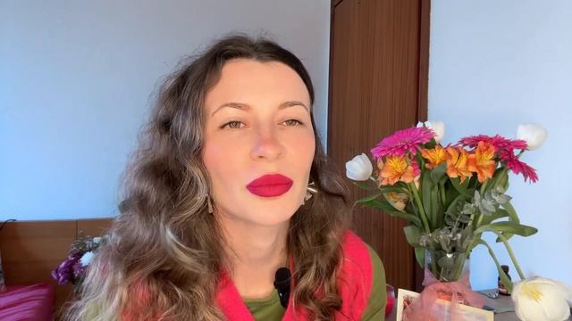 Анализируем стихотворение Бродского «Она надевает чу