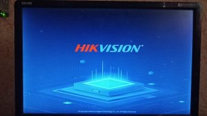 Сборка и запуск видеорегистратора  Hikvision серии DS-7700 мо?
