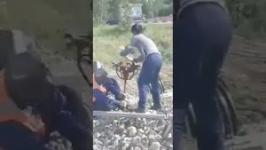 Мотобур заклинило