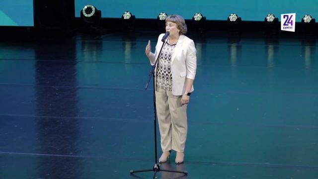 Лучших из числа выпускников наградили в СурГУ смотреть онлайн