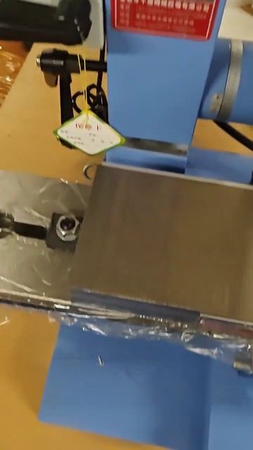 Шлифовальный станок настольный, 220 вольт смотреть онлайн