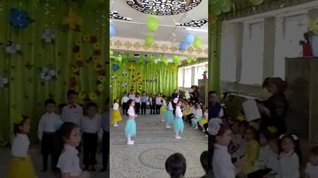 Группа байчачекей Адилета на празднике 8 марта(3) смотреть онлайн