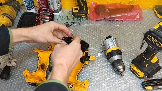 Разорвало ударный шуруповерт DeWALT DCD999, двигатель и пла? смотреть онлайн