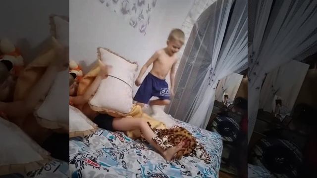 Борьба под одеялом смотреть онлайн