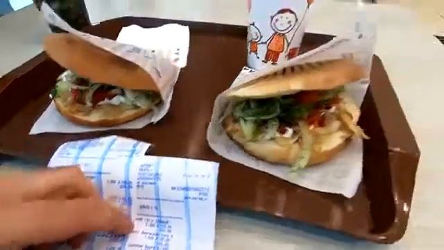 Поехали за штангой в город, деревенские качки 💪 Дере? смотреть онлайн