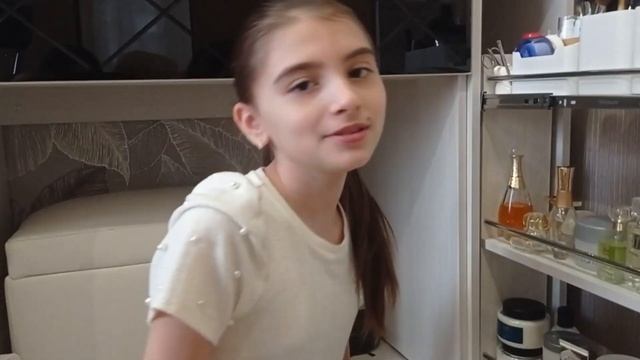 ОБЗОР МАМИНОЙ КОСМЕТИКИ// СЛОМАЛА МАМЕ ПОЛОВИНУ ТУАЛЕ? смотреть онлайн