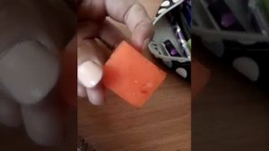 МАЛЬЧИК ЕСТ ЛАСТИК