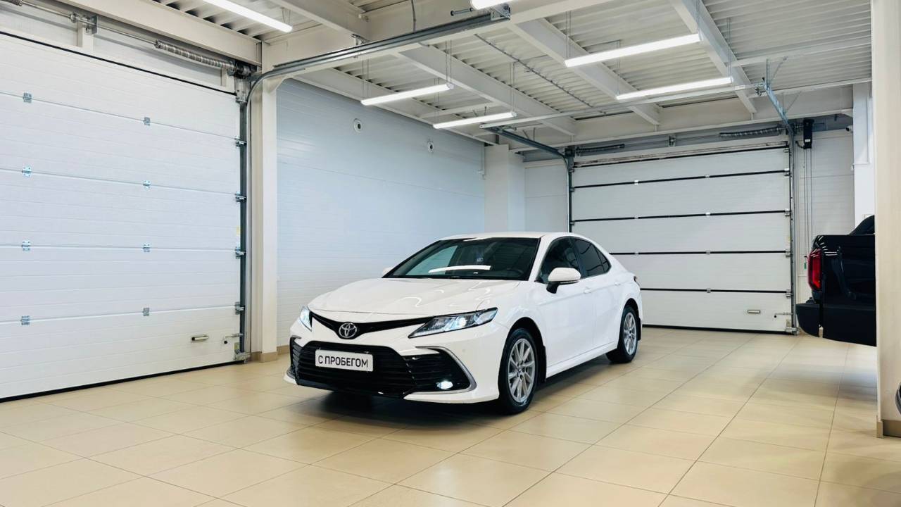 Toyota Camry, 2021 год