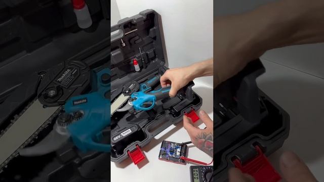 Аккумуляторный набор Сучкорез + Секатор смотреть онлайн