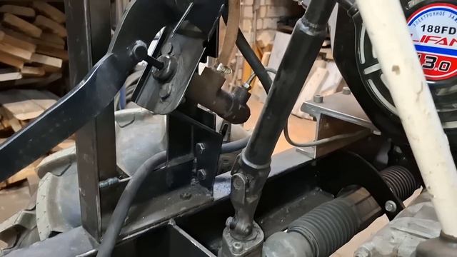 Самодельный минитрактор переломка. Педаль тормоза, сц смотреть онлайн