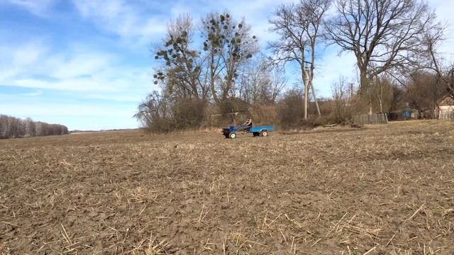 Купив мотоблок, тепер трактористи без роботи.Боронува смотреть онлайн