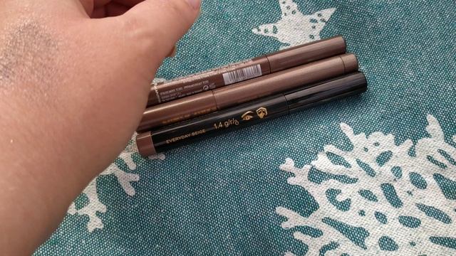 Свотчи теней в стике SHIK, Deborah Milano, Avon