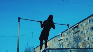 Тренировка на морозе: прыжки со скакалкой и упражнени?