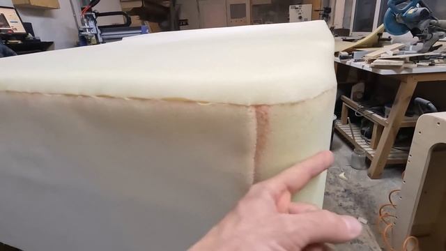 Как я сделал свой первый ДИВАН из обрезков | DIY