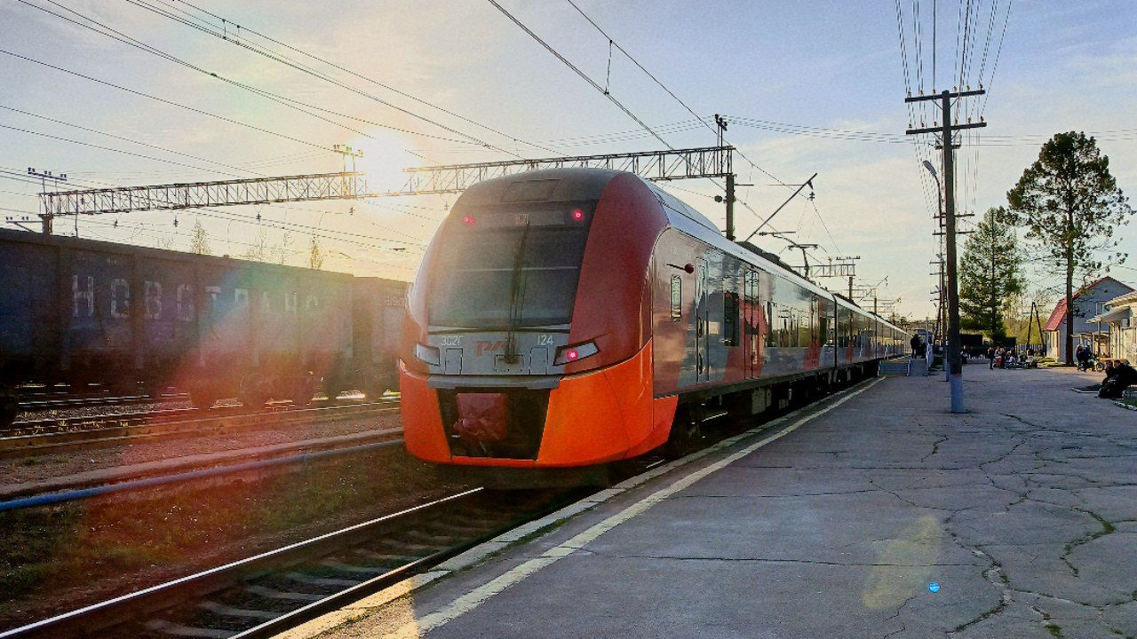 Поездка на ЭС2Г 124 "Ласточка" Санкт-Петербург Финляндский - Кузнечное.