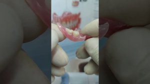 Нейлоновый зубной протез