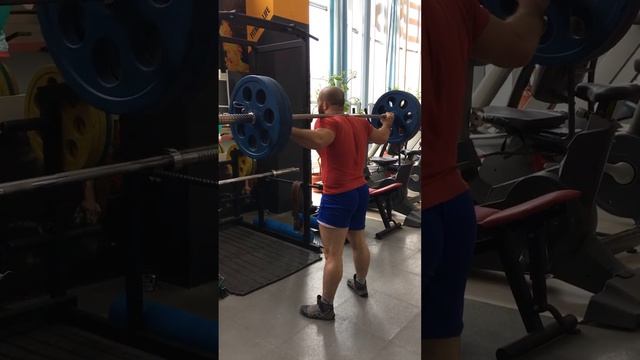 Приседание 100 кг. на 30 повторений смотреть онлайн