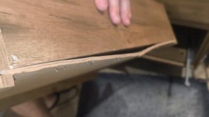 Как снять ящик с подвесной тумбы или шкафа без поврежд