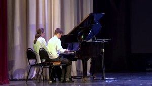 "Блестящий галоп" исполняют Ласаева Виктория., Ганоцкий Никита