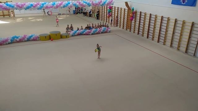 Анюта, мяч, школьные 26 мая 2022 смотреть онлайн