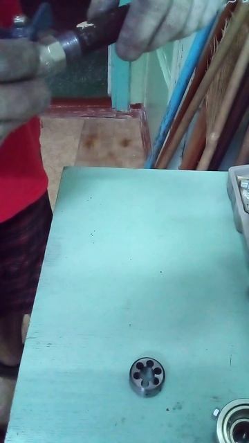 нарезка резьбы клупом смотреть онлайн