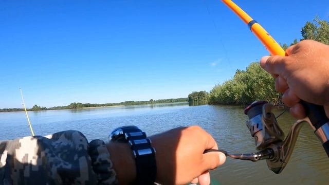 И КРУПНЯК ЕСТЬ !! Рыбалка на реке БИЯ .