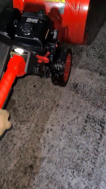 Кривая ось на колесе снегоуборщика Getink gs668le смотреть онлайн