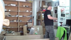Продолжение недели. Собираю стеллажи в ПВЗ. Их расстан
