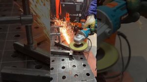 Шлифуем аккумуляторной УШМ Bort BWS-21Li-R