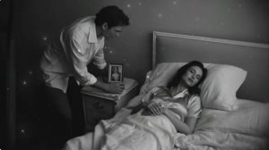 Женщина установила скрытую камеру в спальне. Просмотрев запись, она вызвала полицию!