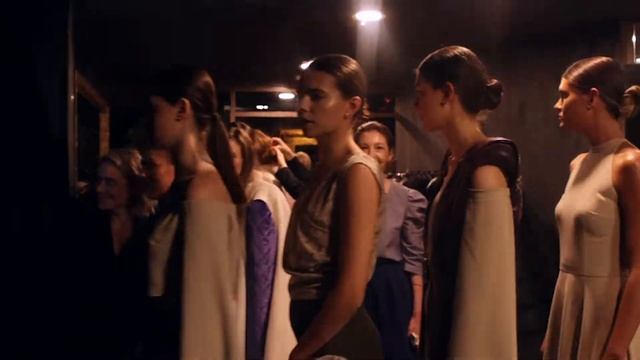 Финальный показ на подиуме и за кулисами смотреть онлайн