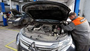 Автоэксперт назвал сроки замены тормозной жидкости
