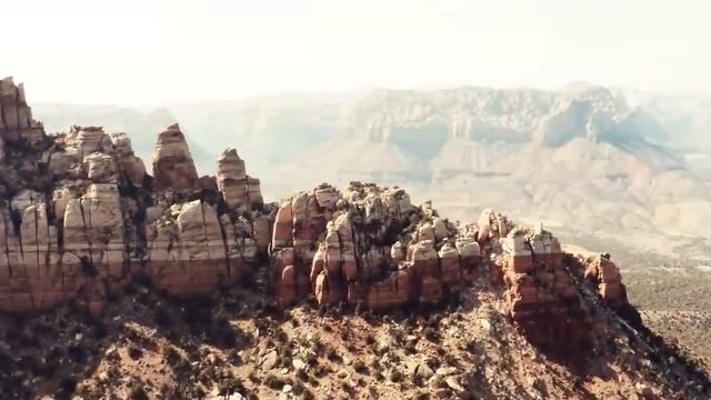 Пристально вглядываясь в лицо девушки под вуалью, пар? смотреть онлайн