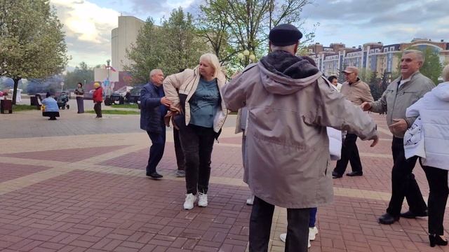 Вертится шар голубой......... 26.04.25. смотреть онлайн