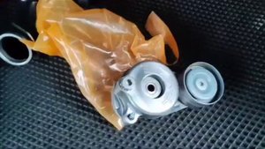 замена натяжителя обводного ремня, мерседес гл 320d. 2007г