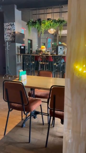 Зеркало из натурального дерева в деревянной раме. смотреть онлайн