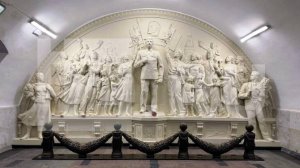 На станцию метро «Таганская» в Москве вернули барельеф со Сталиным