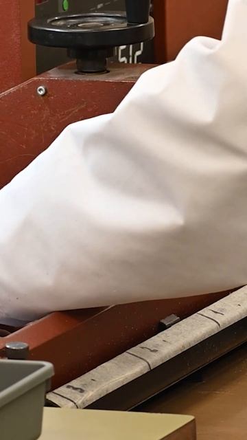 Завораживающие процессы на производстве часов Русско смотреть онлайн