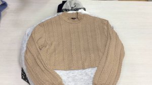 с685.1. Джемпера, кардиганы крем