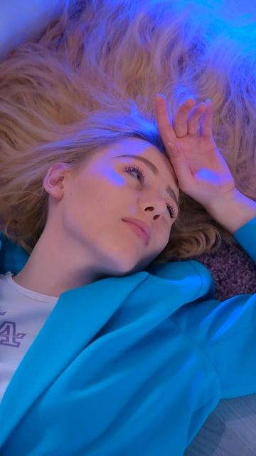 КОТИК ПРЕДПОЧЕЛ ЕДУ СВОЕЙ ХОЗЯЙКЕ! #shorts смотреть онлайн