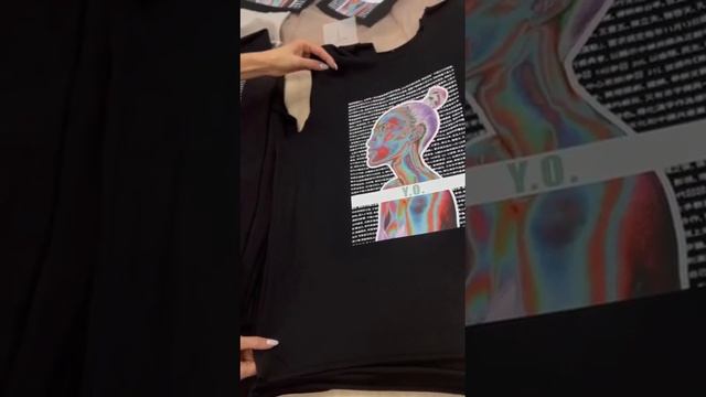 Черная футболка с принтом смотреть онлайн