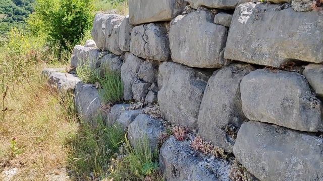 Черногория. Рисан. Верхняя часть старого города. смотреть онлайн