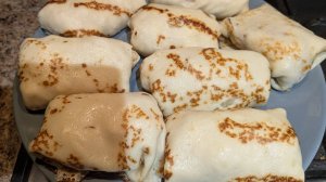 Цыплята подросли, а мы едим блины с картошкой.